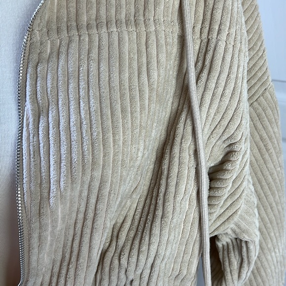 HYFVE Cropped Jacket - Picture 9 of 12